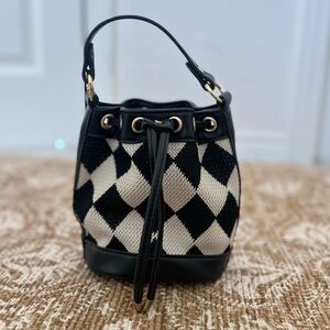 Checkered bucket bag